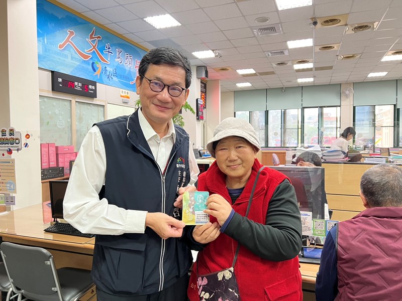 致贈民眾咖啡包