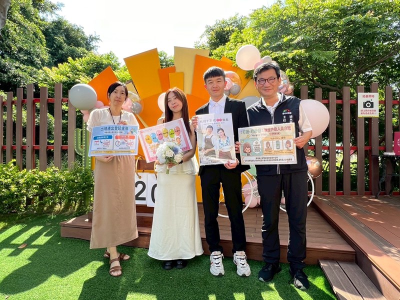 向新人宣導出境遷出登記、防範詐騙