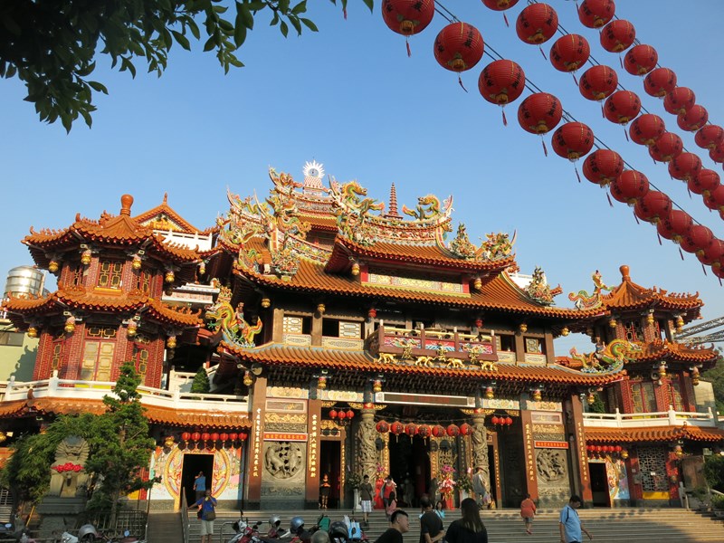 清水紫雲巖創建於清康熙元年（1662）已有300多年的歷史