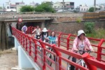 石瀨頭橋連接五福圳自行車道與老街